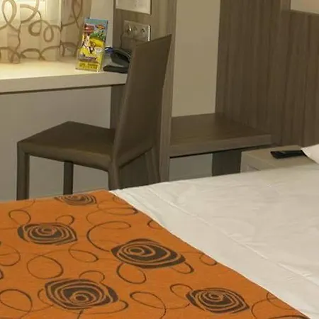 Brit Le Le Mans Sud ארנג'