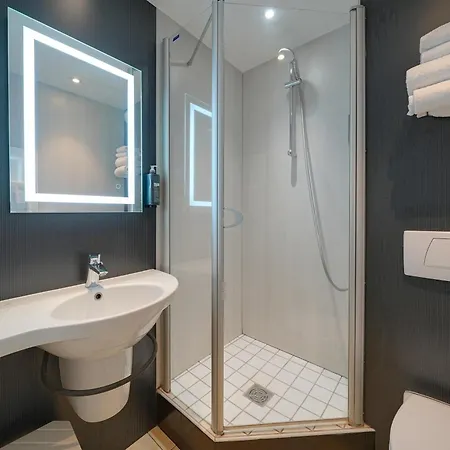 ホテル Brit Le Le Mans Sud アルナージュ