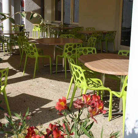 Brit Le Le Mans Sud 3* أرناج