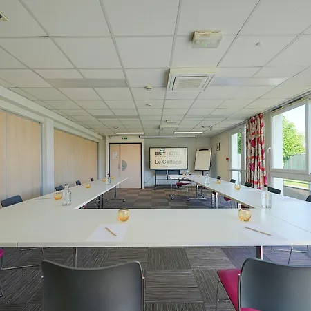 Brit Le Le Mans Sud 3* أرناج