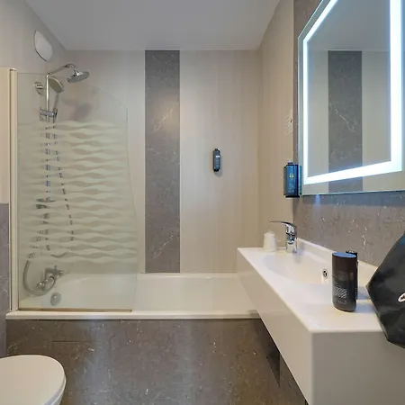 Brit Le Le Mans Sud ארנג'