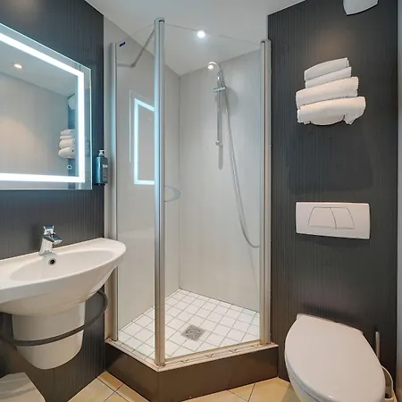 Brit Le Le Mans Sud فندق أرناج