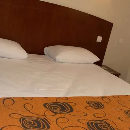 ホテル Brit Le Le Mans Sud