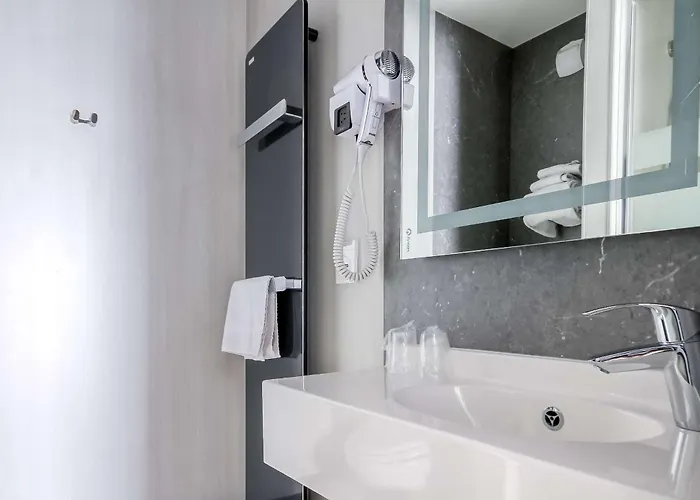 Brit Le Le Mans Sud 3*