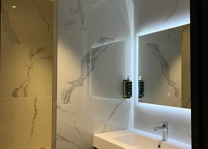 Brit Le Le Mans Sud Hotell